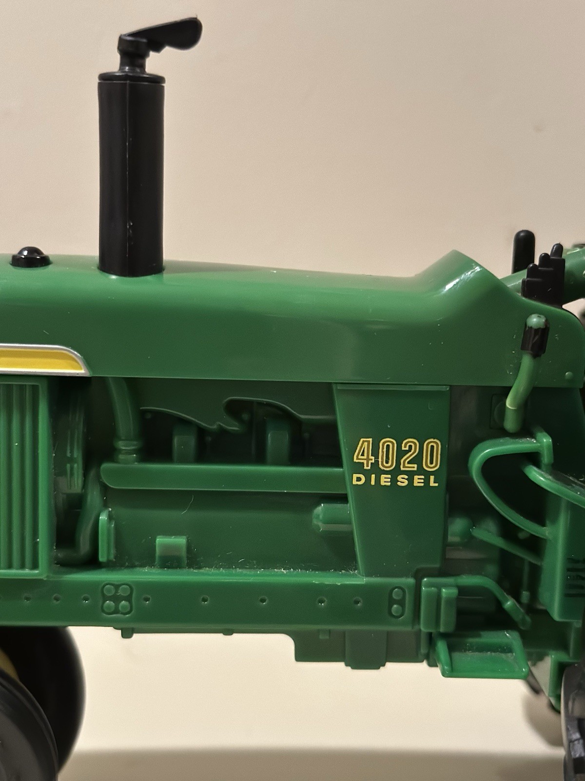 John Deere 4020 Diesel Tractor by Tomy with Sound and Lights 1:64 thumbnail 3