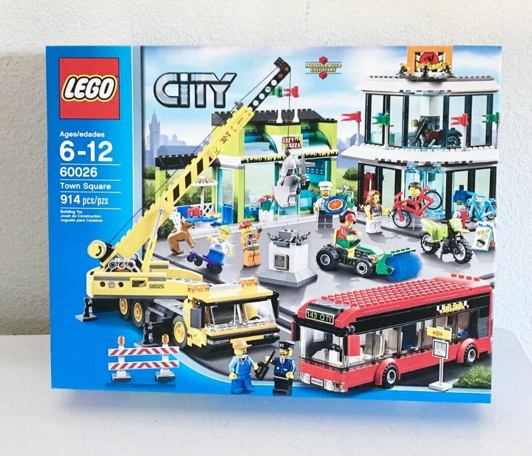 NEW LEGO CITY: Town Square 60026 NIB SEALED Retired Bus Crane