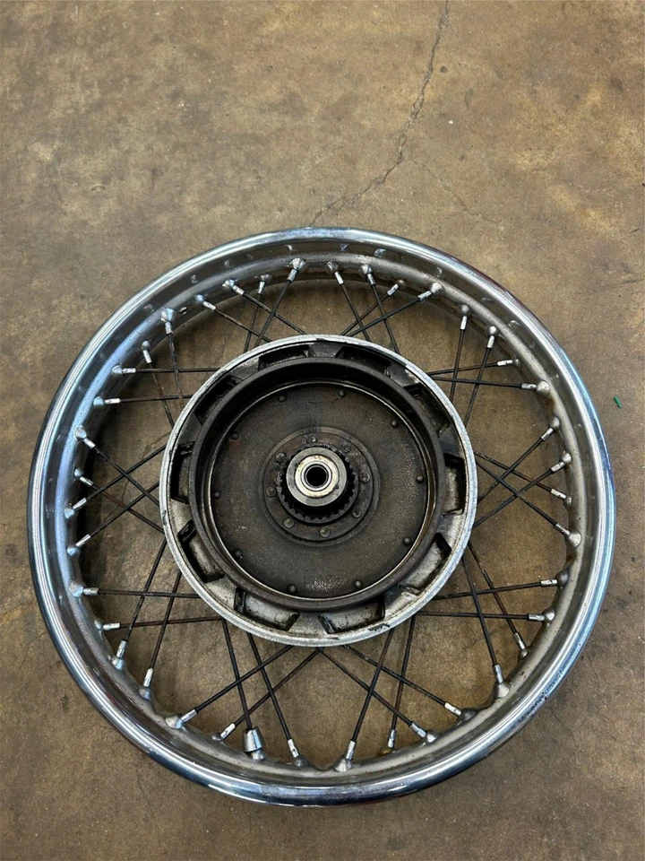 Rueda delantera o trasera BMW R50 R60 R69S 36 31 4 038 039         Foto 2 de 4