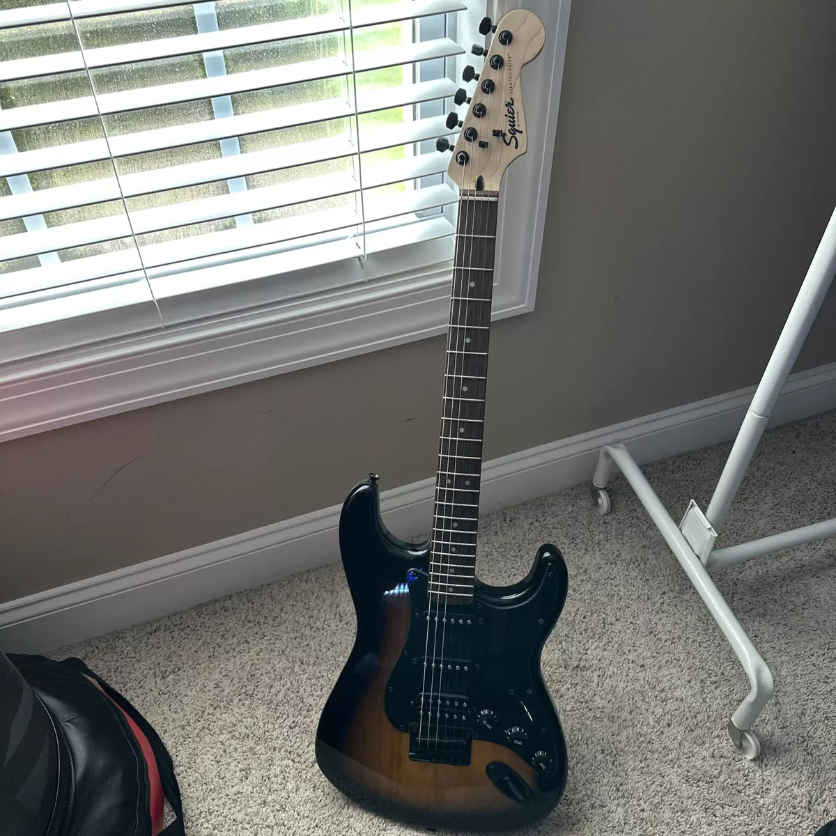 Squier bullet strat hss black deals