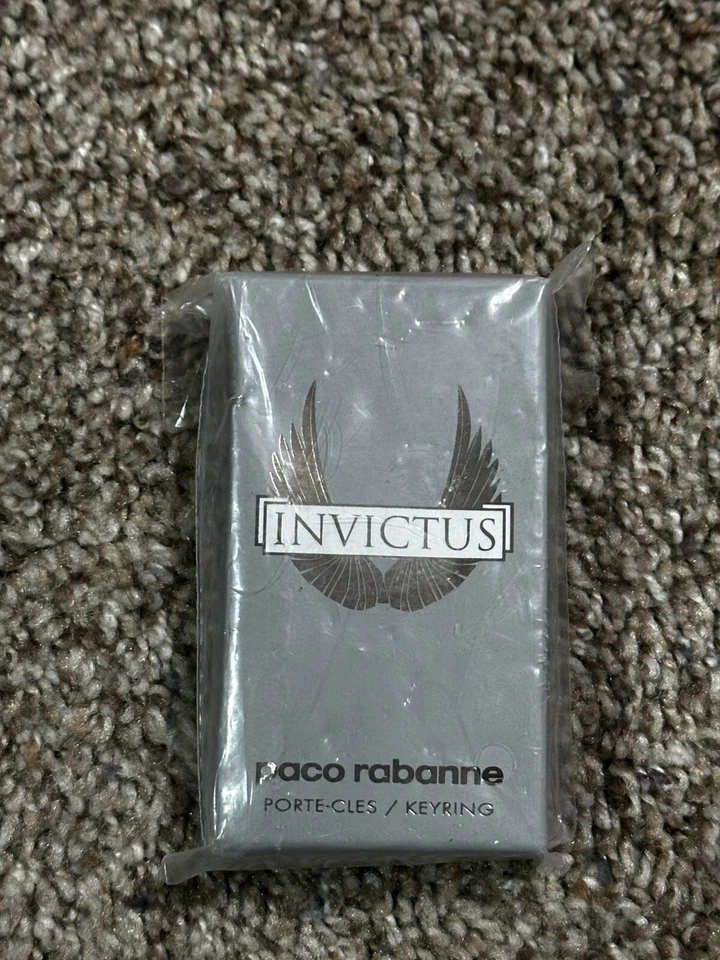 Llavero Invictus Paco Rabanne NUEVO Foto 2 de 3