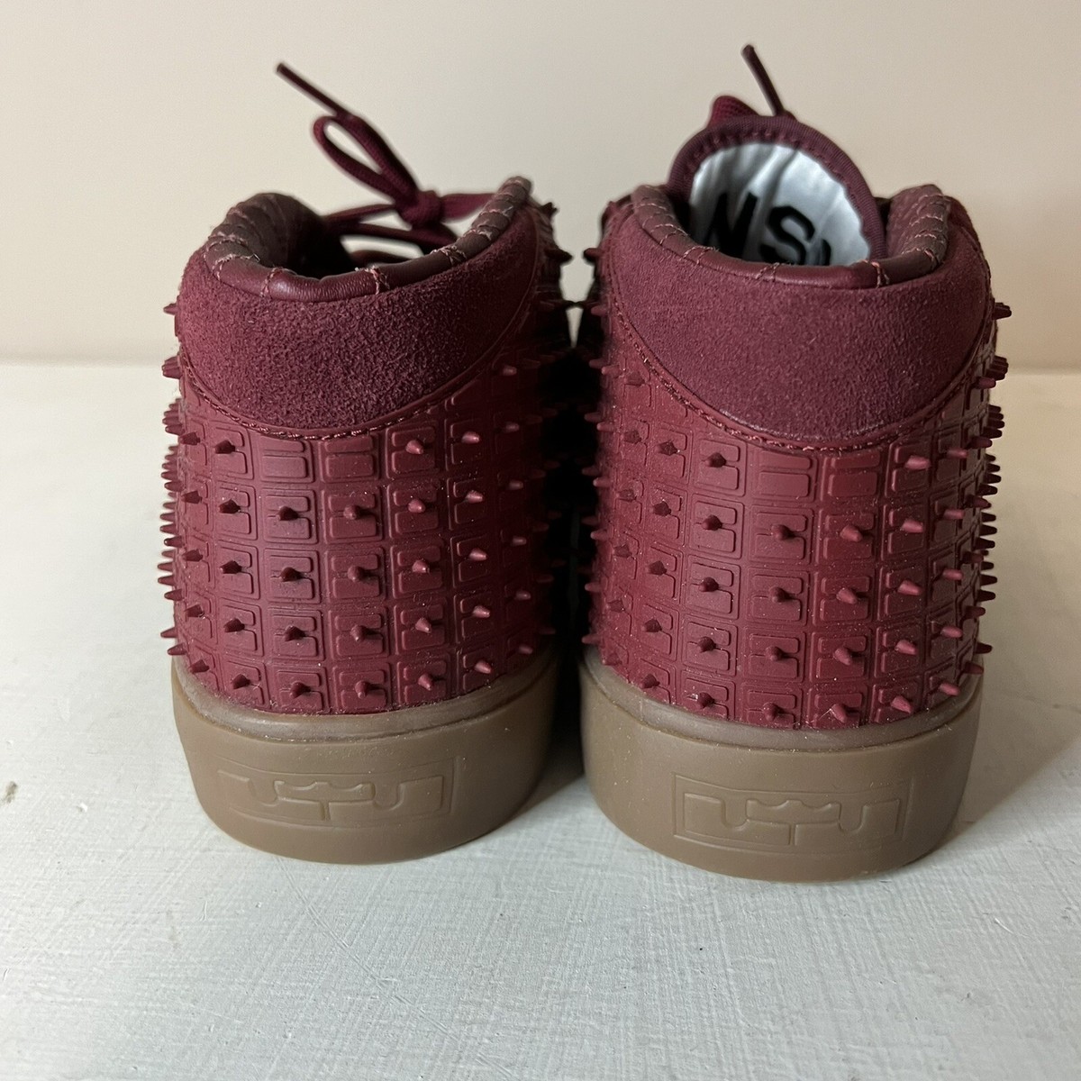 NIKE LEBRON JAMES XIII LIFESTYLE TEAM RED SUEDE SNEAKERS 