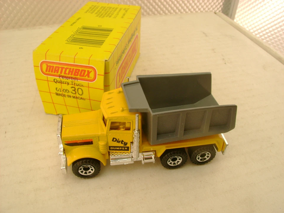 1983 MATCHBOX SUPERFAST #30 PETERBILT DUMP QUARRY TRUCK DIRTY DUMPER NEW IN BOX - Image 4 of 4