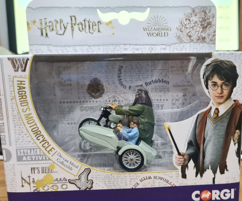 Harry Potter Hagrid's Motorcycle con Hagrid e Harry - 7cm Die Cast Corgi - Immagine 2 di 4