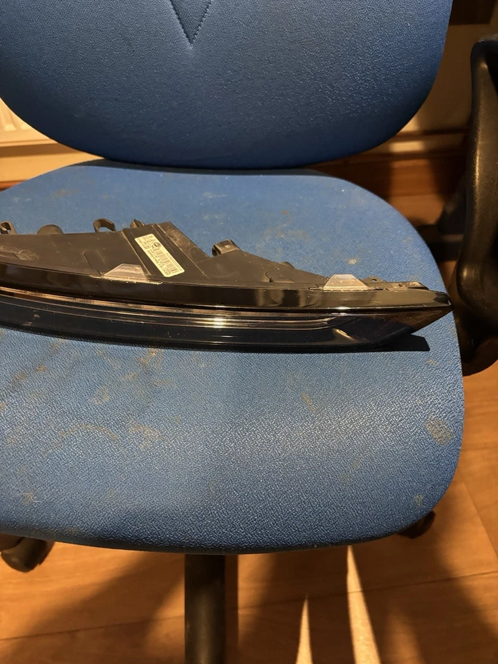 Porsche Macan 95B Daytime Running Light LED Front Right 95B941181A 2014-2019 - Image 2 of 4