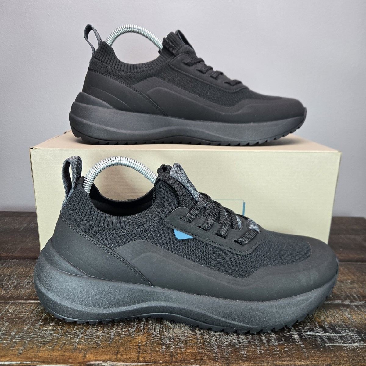Vessi Stormburst Low top Womens Size 8 Waterproof Shoes  display picture 2