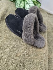 UGG Scuffette Women s Slip-On Slippers Black Suede Gray Sheepskin US 7