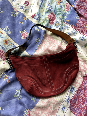 Vintage COACH Soho Handbag Burgundy Hamptons Suede Crescent Hobo Vintage COACH Soho Handbag Burgundy Hamptons Suede Crescent Hobo