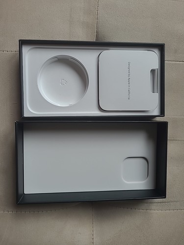 iPhone 12 Pro Max Empty Box ONLY - Photo 2 sur 3