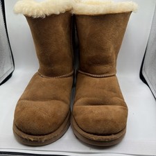 UGG Kids Bailey Bow Chestnut Boots 3280K Size 4 fits Women  s Size 6 