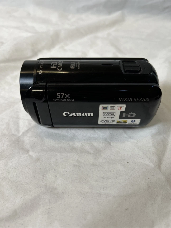 Canon Vixia HF R700 Full HD Camcorder - For Parts Or Repair Screen Issue - Image 3 of 4