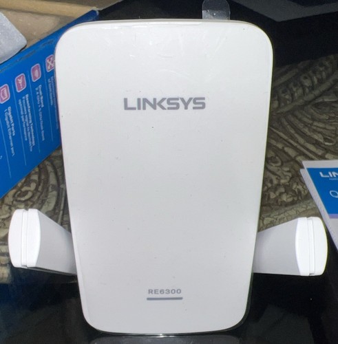 Linksys RE6300 WiFi Range Extender - Picture 14 of 15