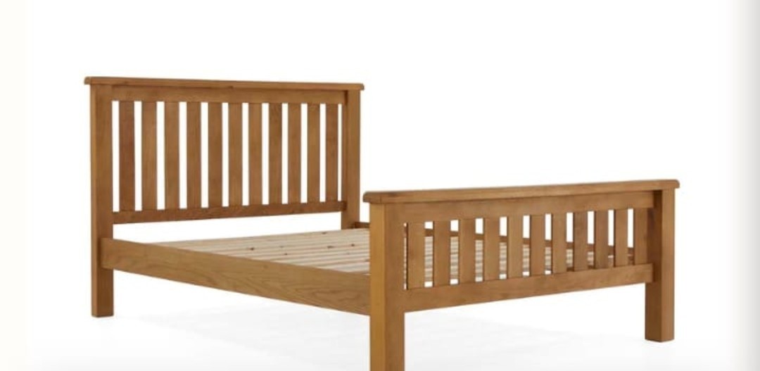 Stockbridge Solid Oak Double 4'6"  Bedframe - Brand New!
