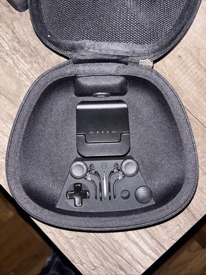 Mando Xbox Elite Series 2 Pro con Estuche Cargador y Caja Negro Probado ¡Funciona! Foto 3 de 4