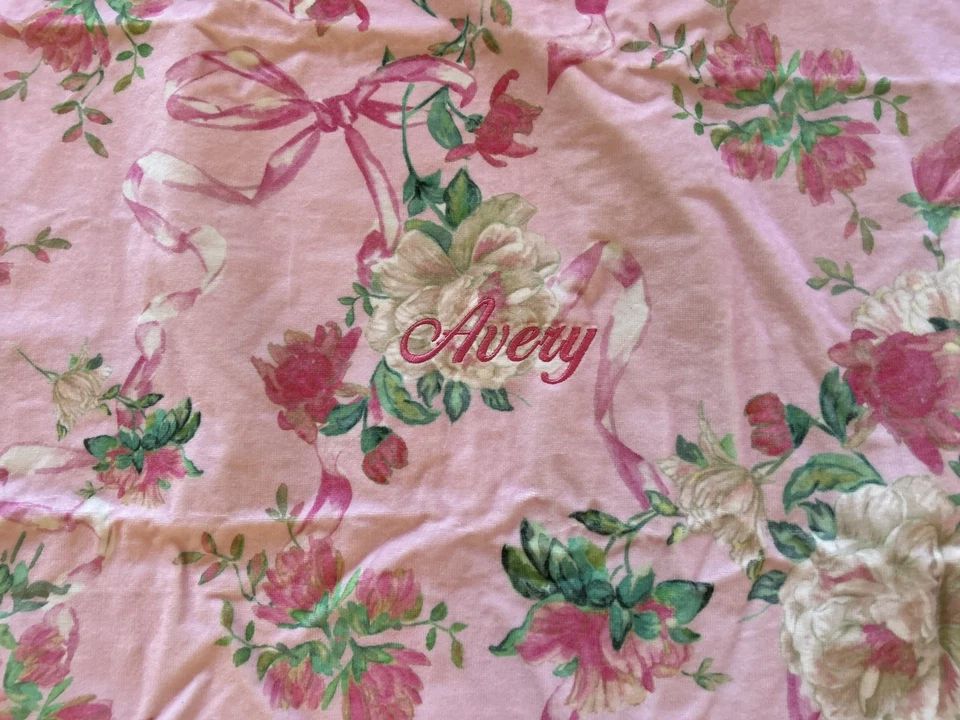 Toalla con capucha Pottery Barn Kids LoveShackFancy Baby Beach UPF 50+ mono “muy” OB Foto 3 de 4