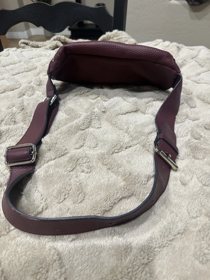 GUESS Fanny Pack Dark Plum Adjustable Strap - Image 3 of 4