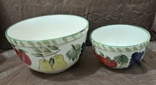 VTG NEW MCM 2 PC. NESTING CERAMIC FRUIT PRINT VEGETABLE SERVING BOWLS -  8" & 6"