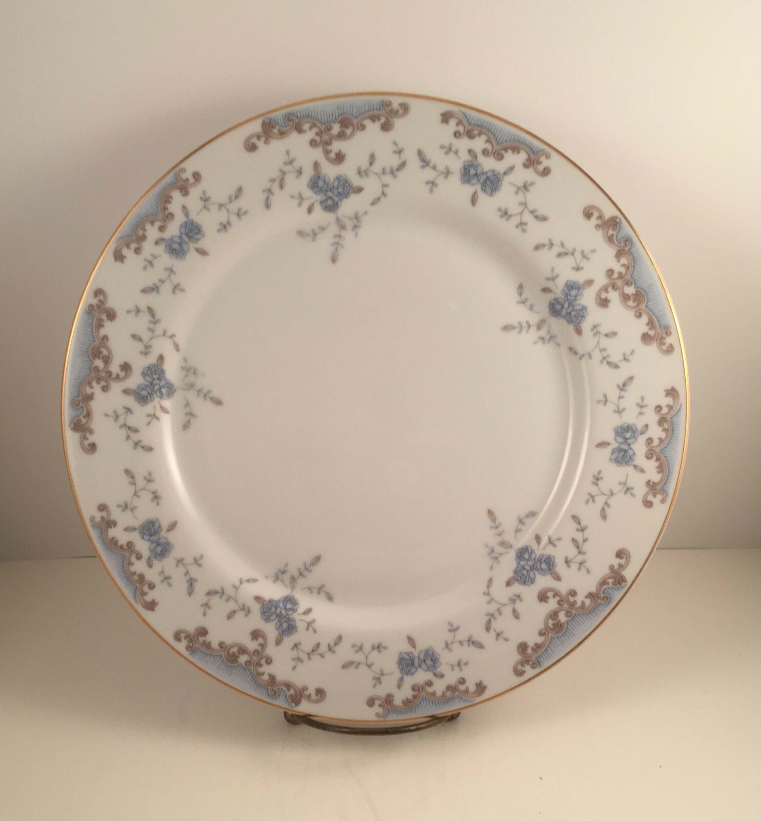 Vintage Imperial China W. Dalton Seville 5303 Dinner Plate 10 3/8