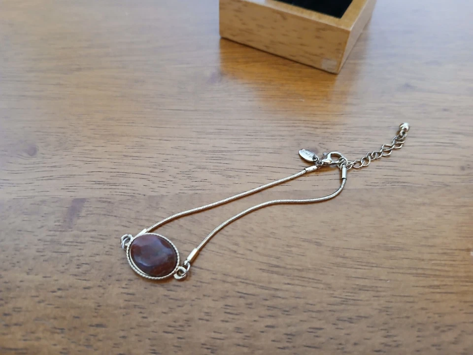 Bonita pulsera de mujer "Diva" chapada en oro con piedra ovalada marrón Foto 4 de 4