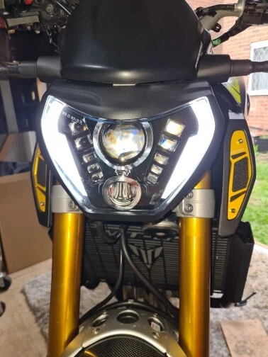 For Yamaha MT09 FZ09 2014 2015 2016 LED Headlight DRL Hi/Lo Beam Headlight - Image 3 of 4