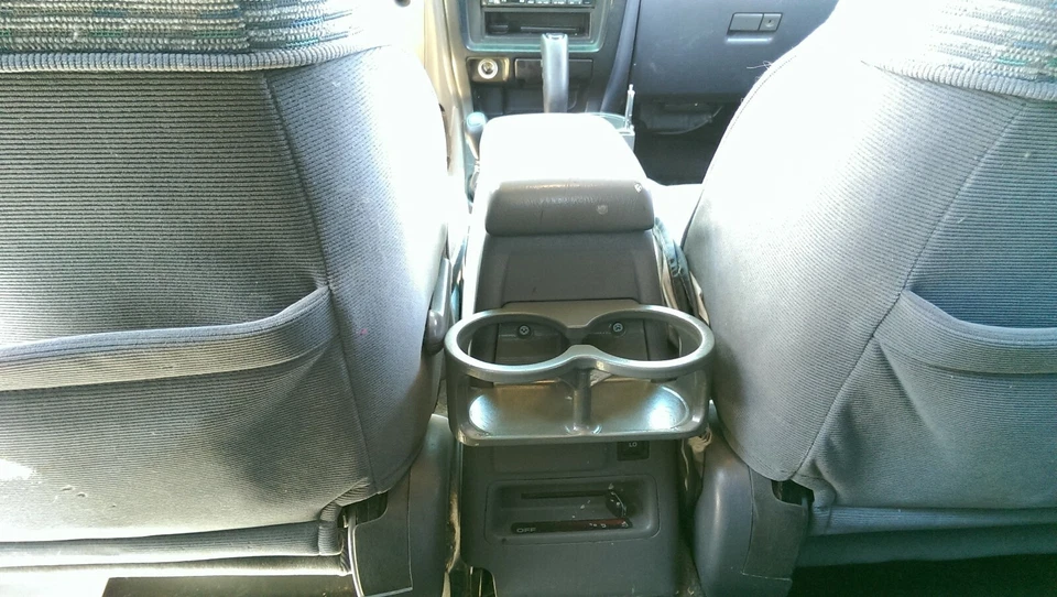 Portavasos doble trasero Toyota 4Runner (1996-2002) Foto 4 de 4