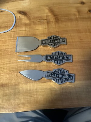Harley Davidson  Cutting Cheese Set E RETIRED