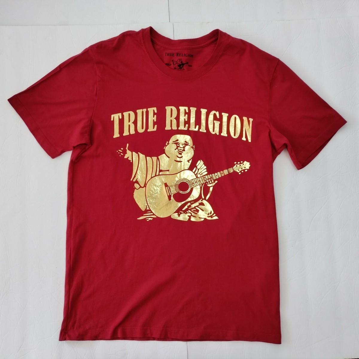 TRUE RELIGION BUDDHA ロゴ サンダル 関税送料無料 True Religion Men's Small Red Gold Foil Metallic Buddha Logo