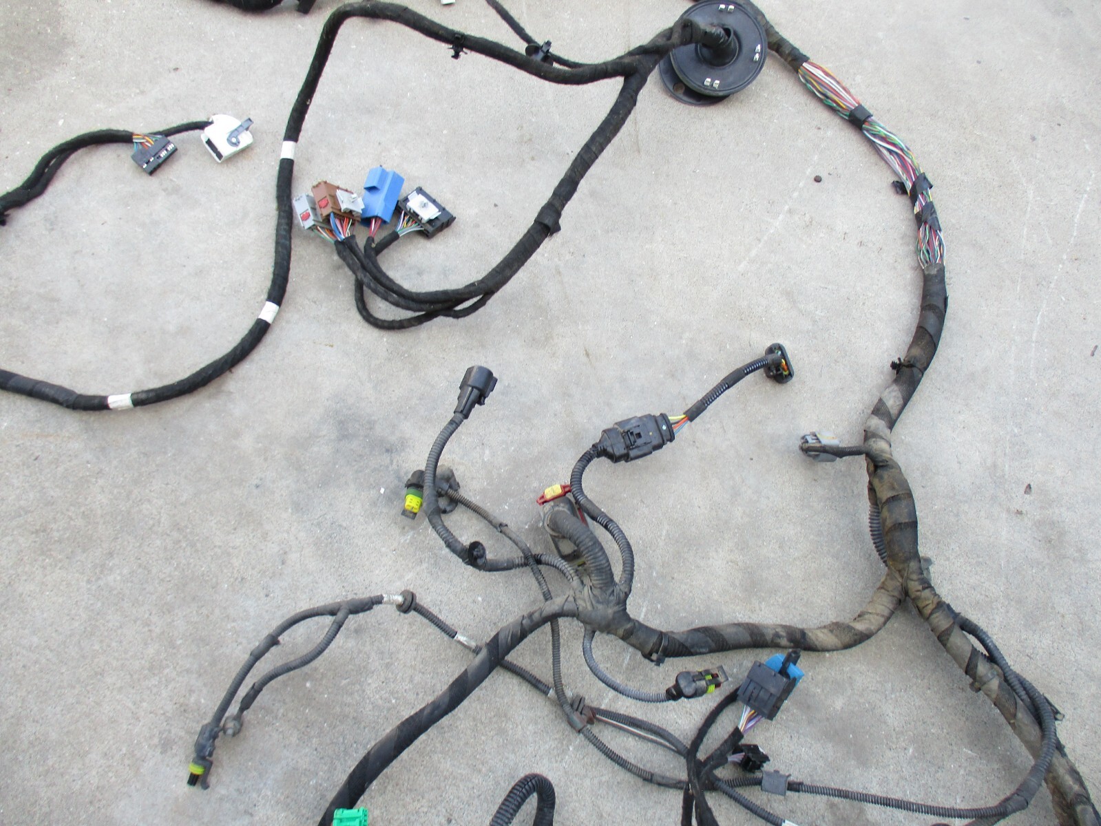 14-17 2017 Maserati Ghibli HOOD ENGINE WIRE WIRING HARNESS W / FUSE BOX