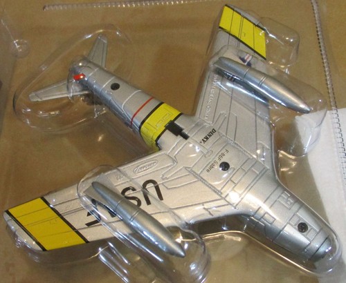 Matchbox Dinky F-86F Sabre Mig Mad Marine USAF N. America Aircraft Die-Cast 1:72 - Picture 4 of 24