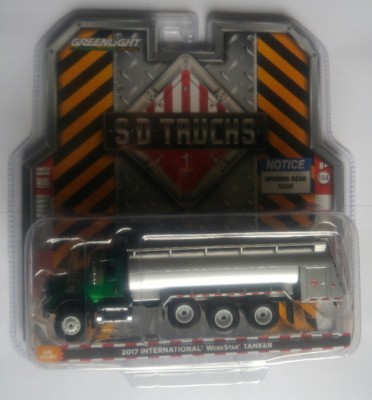 Greenlight 1:64 Green Machine 2017 INTERNATIONAL WorkStar TANKER. Never Opened!