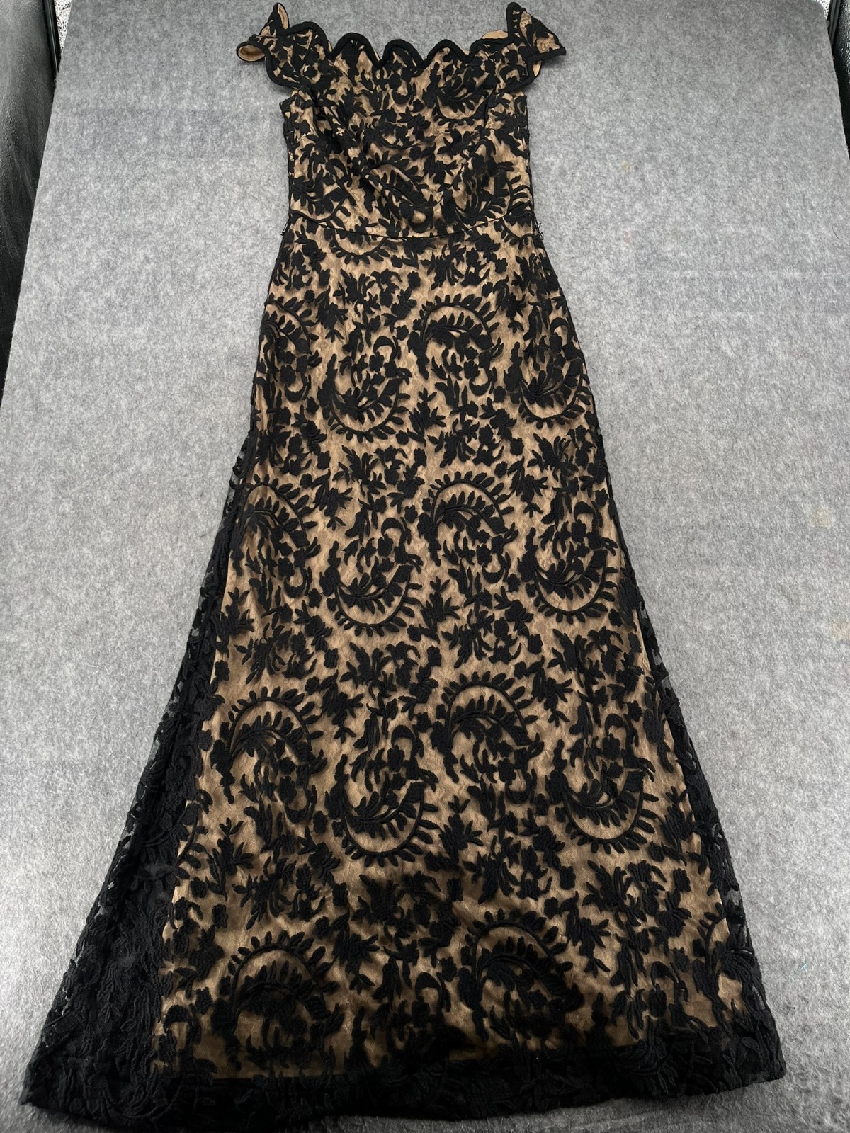 Tadashi Shoji Gown Black Cap Sleeve V Neck Lace A Line Dress Women Size 4