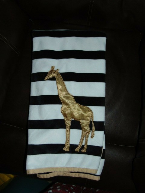 the peanut shell uptown giraffe