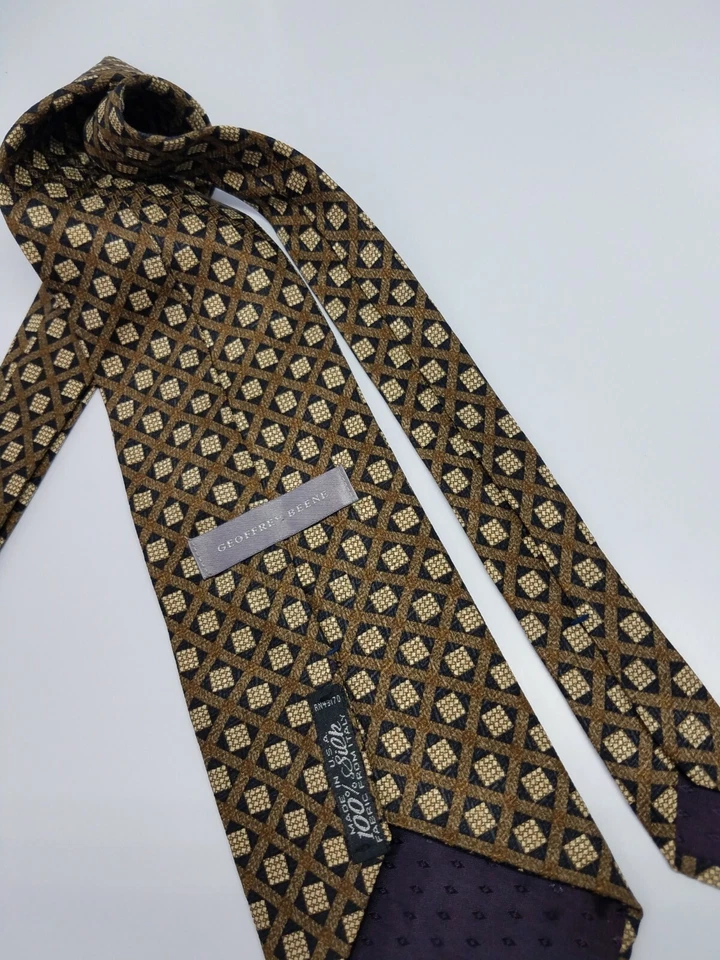 Corbata de seda Geoffrey Beene marrón negra beige geométrica para hombre 56 x 4 Foto 4 de 4