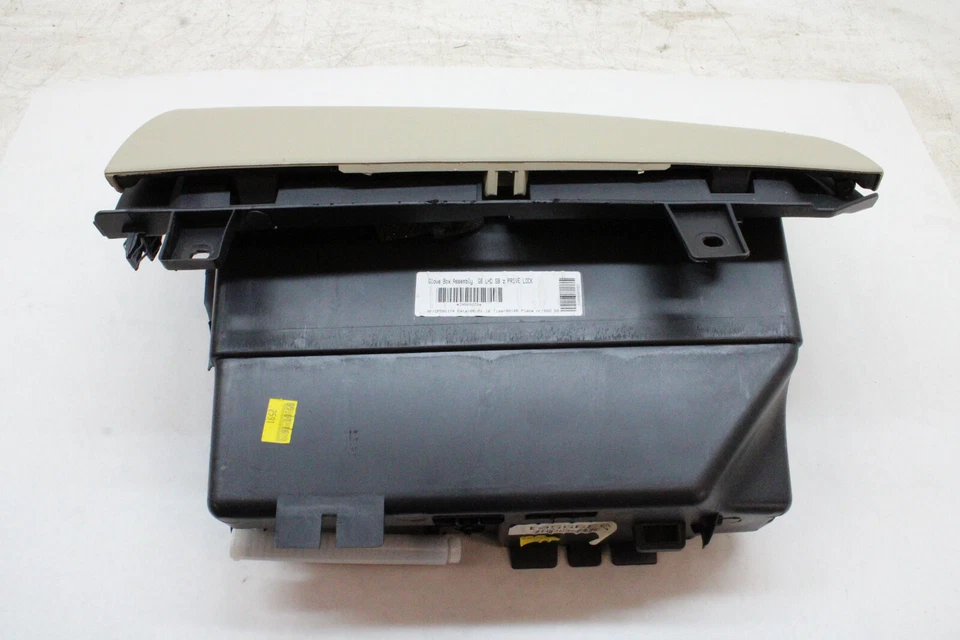 Volvo S60 T5 2016 beige guantera compartimento de almacenamiento OEM 14 15 16 17 18 Foto 3 de 4