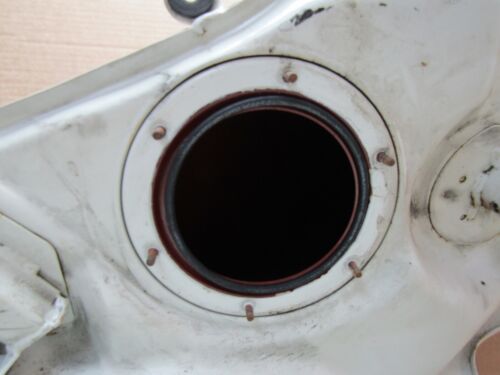 BMW R1150GS Adventure 2005 41,869 miles petrol fuel tank #dented# (7391) - Picture 15 of 16