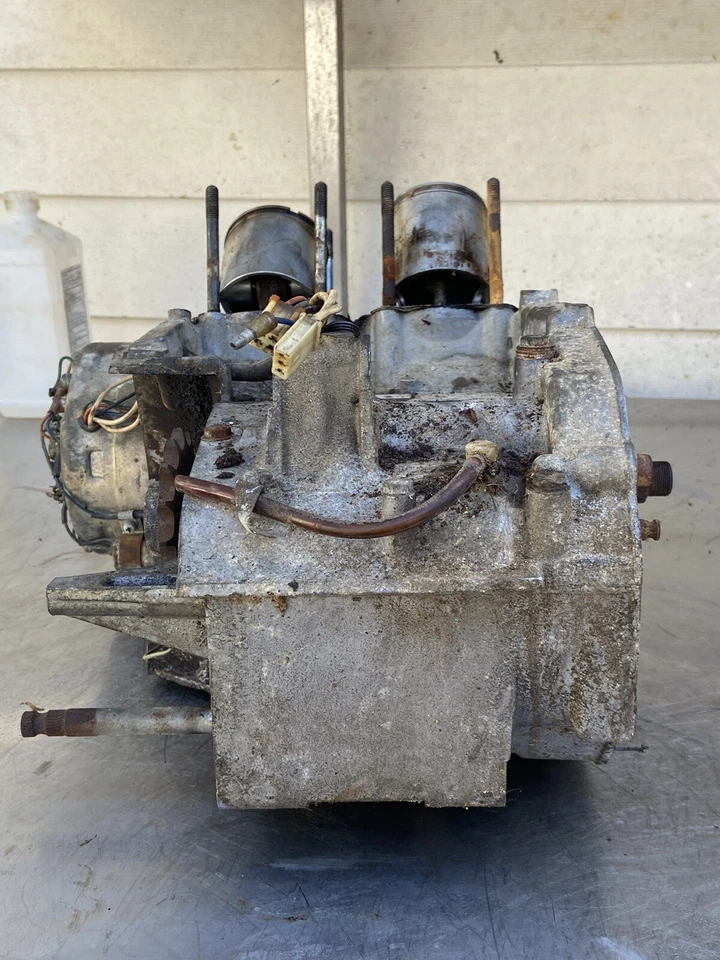 Motor inferior Yamaha R5 350  Foto 4 de 4