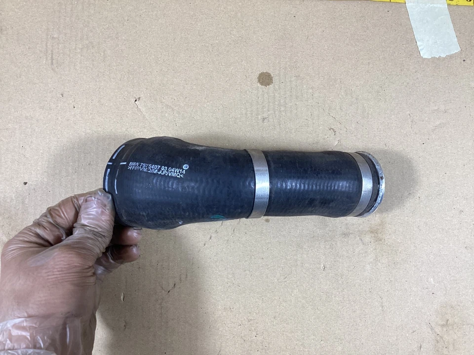 BMW 740i 750i 2009-2015 lado izquierdo admisión de aire conducto manguera tubo 7575408 OEM. Foto 4 de 4