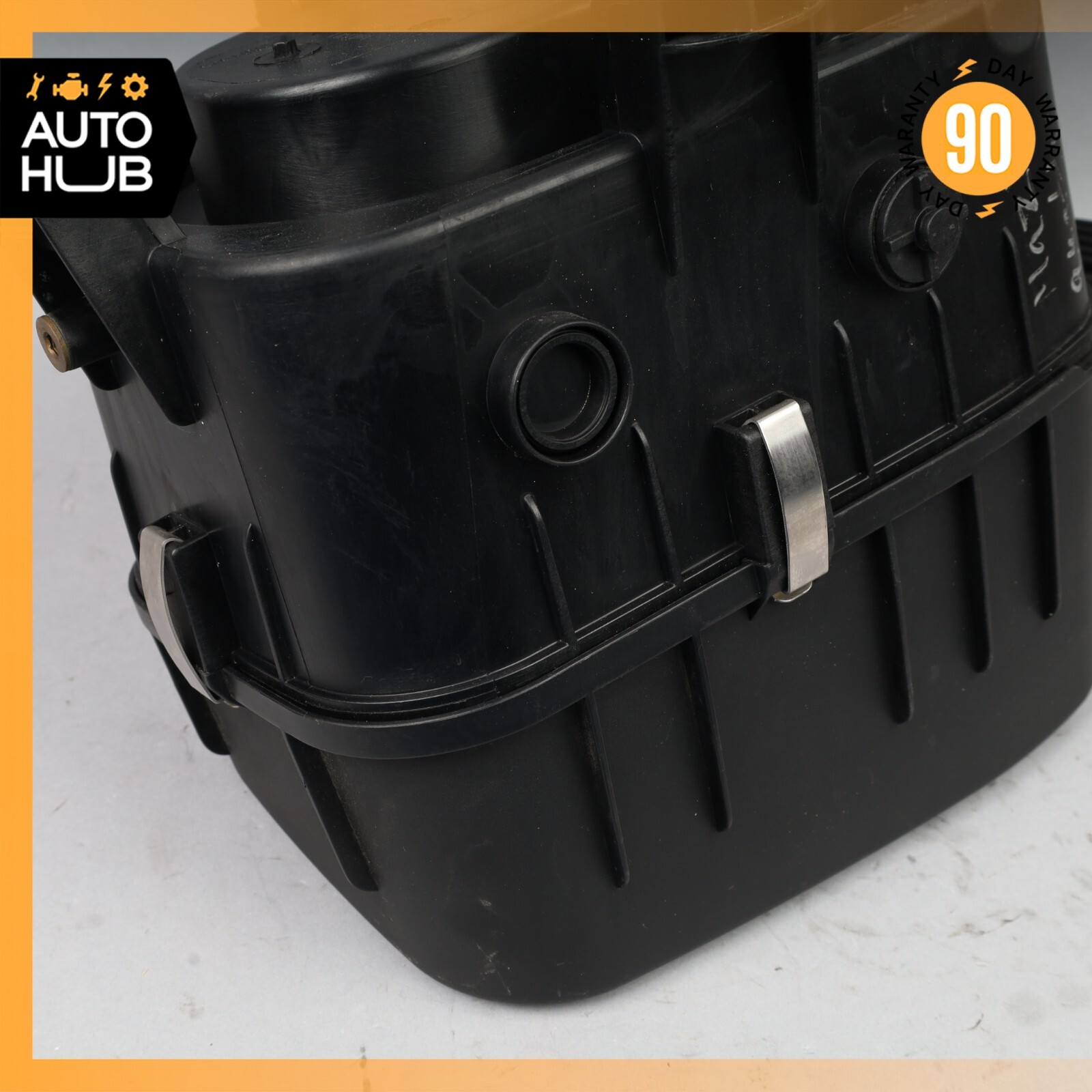 14-18 Maserati Quattroporte Ghibli Engine Air Intake Filter Right 670001543 OEM