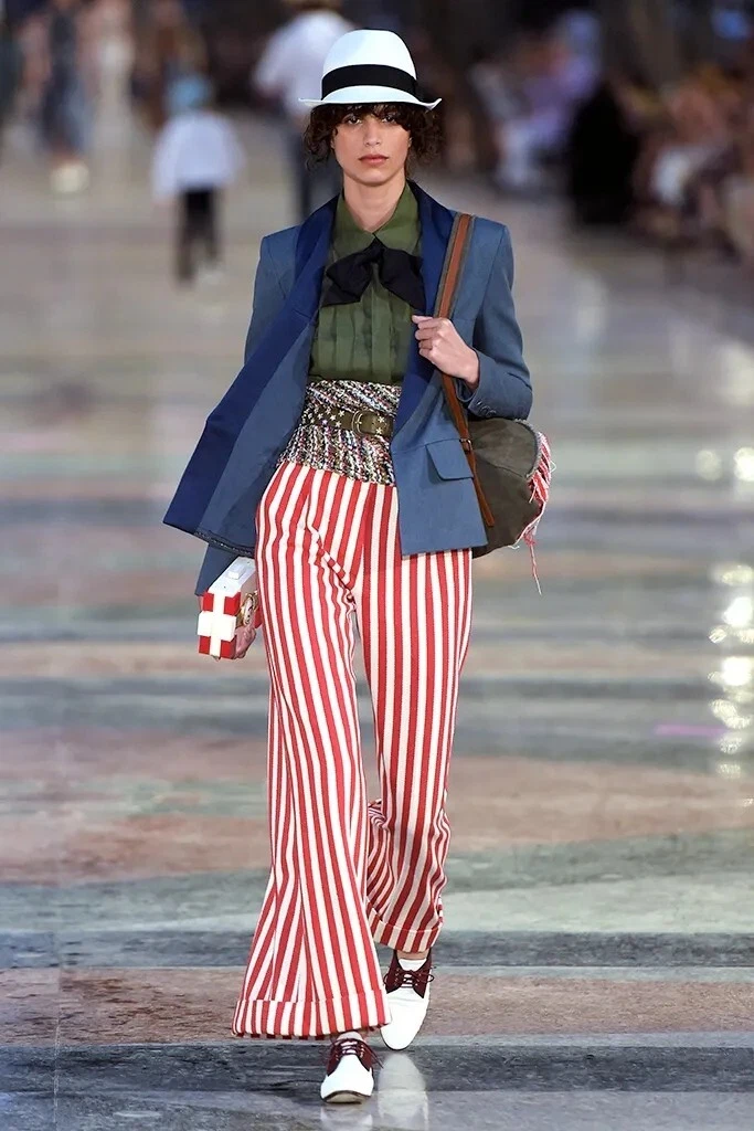 NEW CHANEL Red White Stripes CC Logo Wide Leg Pants 40 8 Resort 2017 Paris Cuba