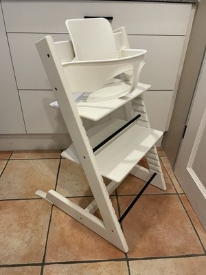 Stokke Tripp Trapp Hochstuhl weiß inkl. Babyset& Kippschutz