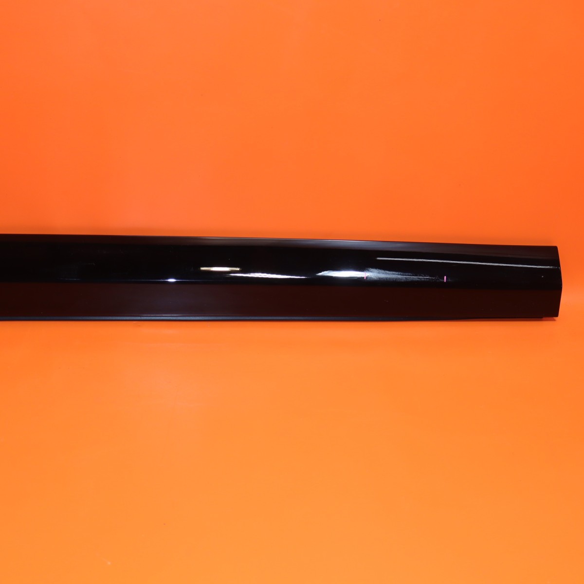 Rolls-Royce Cullinan 2021-2023 Front Right Body molding P/N 51137448586