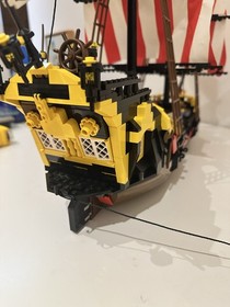 LEGO Pirates 6285 Black Seas Barracuda Dark Shark 100% complete set