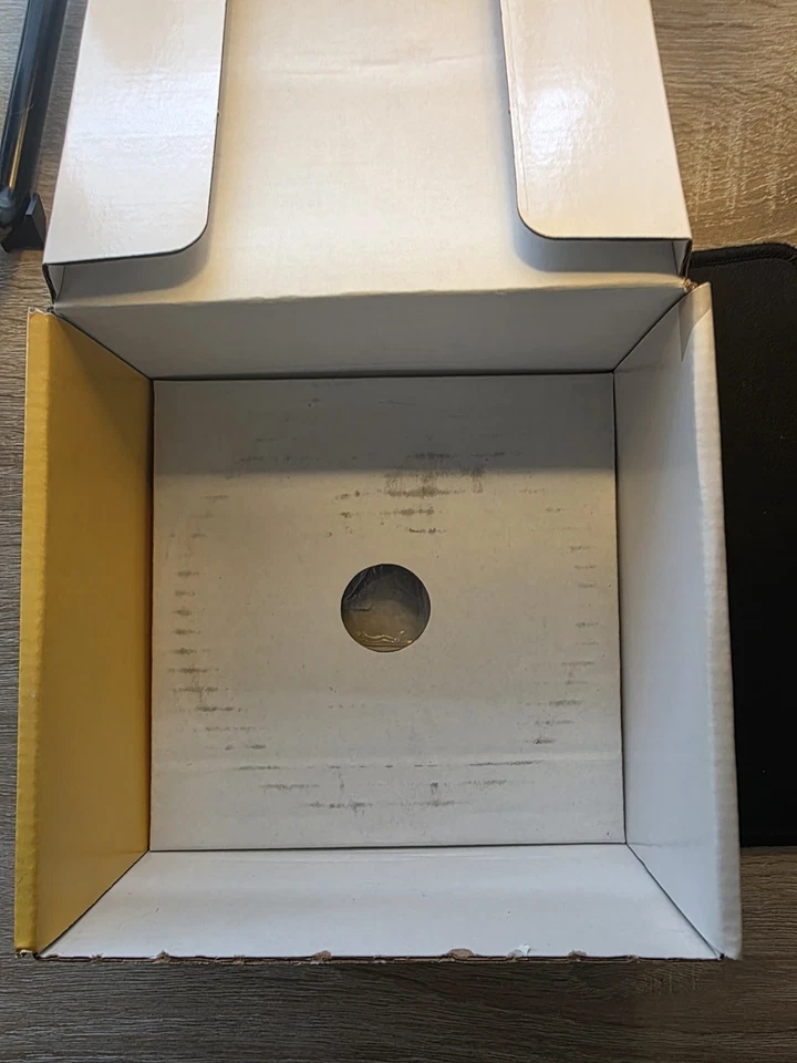 Cámara de red domo fija ojo de pez Axis M3057-PLVE Foto 3 de 4