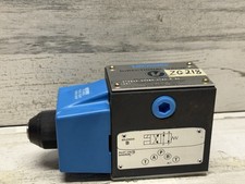 Vickers Eaton DG4S4-012A-B-60 Directional Control Valve 879249 Solenoid New #2