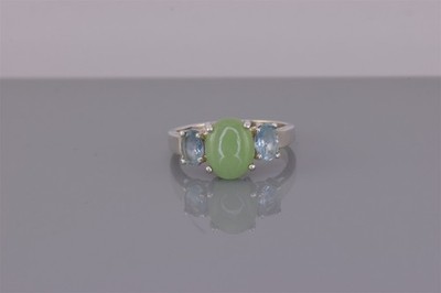 Sterling Silver Oval Green Jadeite Blue Topaz Accented Band Ring Avon 925 Sz: 8