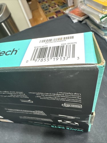 Logitech Wave Keys Wireless Ergonomic Keyboard for Windows/Mac, Off-White + USB - Afbeelding 4 van 10