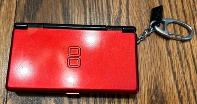 Nintendo NINTENDO DS 専用ケース付き Nintendo DS Carrying Case Stylus Keychain Red Black| Holds 4 DS