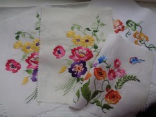 4 adornos vintage de motivos bordados hechos a mano del Real París francés completos
