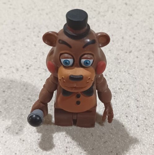 FREDDY minifigure Five nights at Freddy's (brand unknown) with mic. Pre-owned - Picture 2 of 4