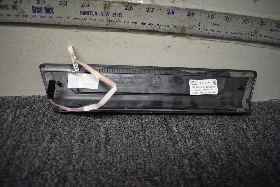 Audi Q7 2017-2019 placa de moldura de puerta OEM de fábrica Foto 4 de 4